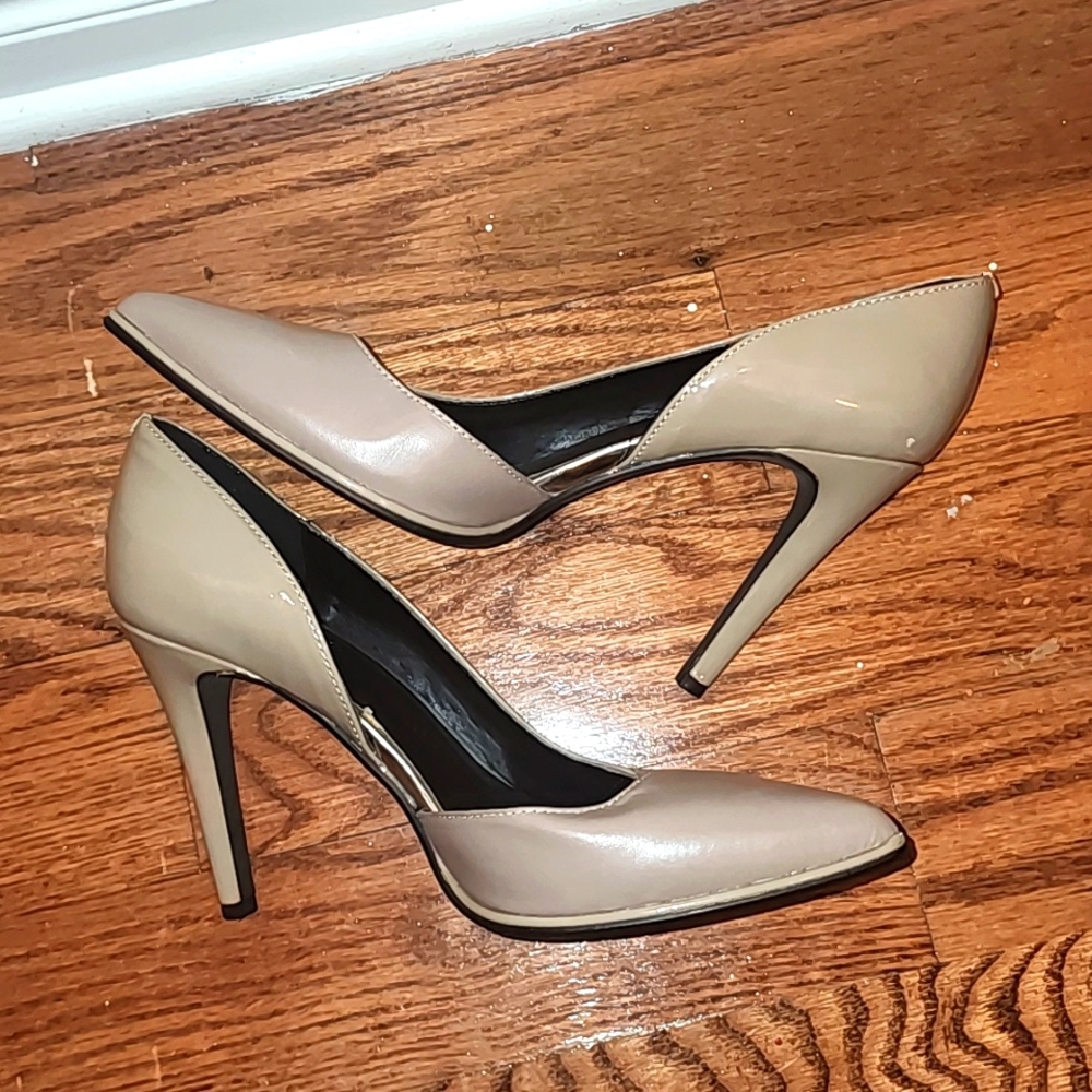 Kenneth Cole Heels - Picture 3 of 5